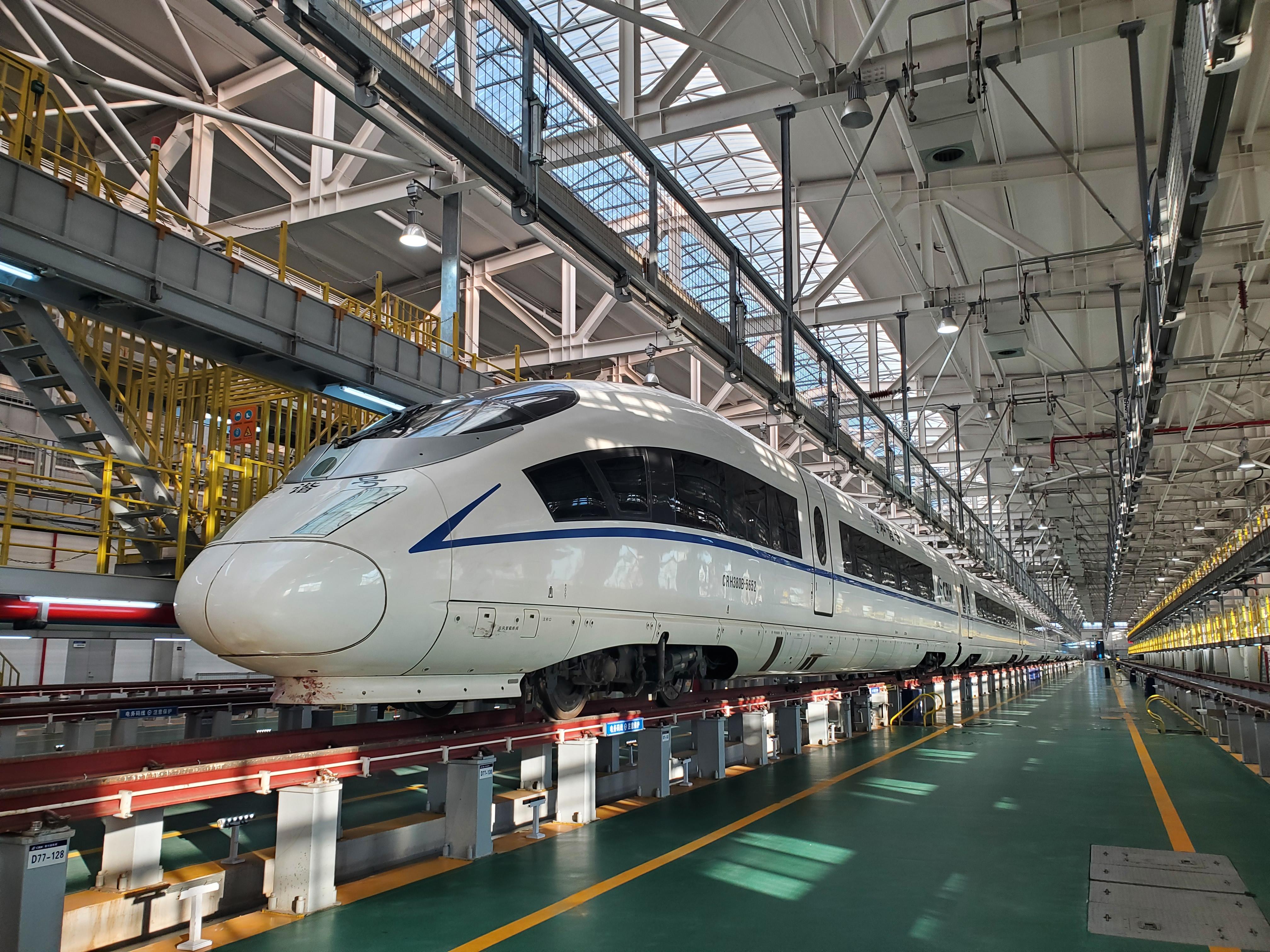 【高鐵來了】隴東報記者試乘體驗，感受銀西鐵路的“速度與激情”！