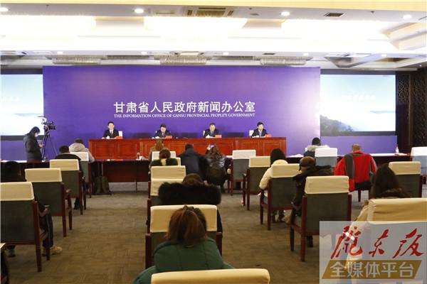 慶陽市8個縣（區(qū)）、570個貧困村、14.99萬戶61.05萬貧困人口全部脫貧