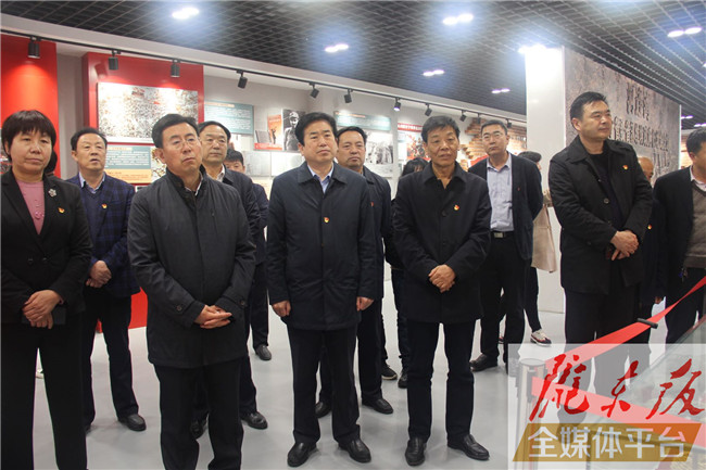 慶陽市人大常委會機(jī)關(guān)黨員干部赴環(huán)縣開展“追尋紅色足跡，踐行初心使命”主題黨日活動