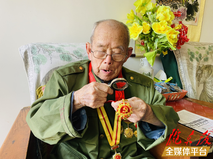 【光榮在黨50年】徐連江：“永遠(yuǎn)跟黨走，永遠(yuǎn)都愛國(guó)！”