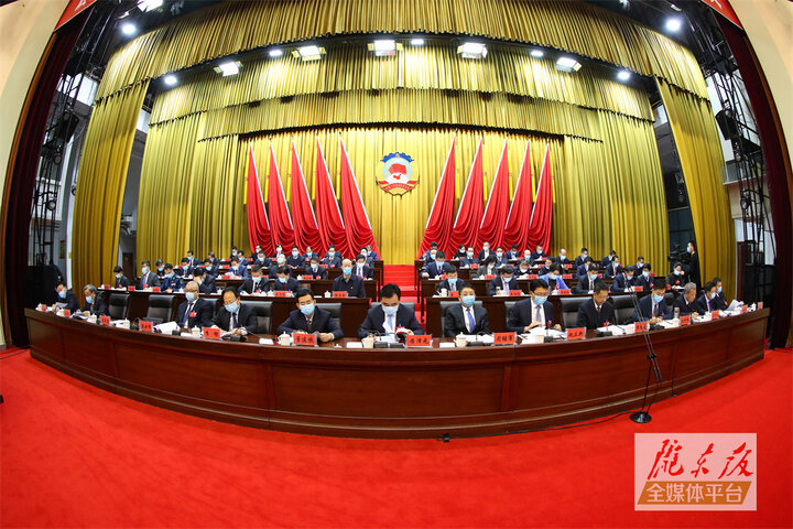 【市兩會視頻海報】努力開創(chuàng)新時代慶陽政協(xié)工作新局面，為推動慶陽老區(qū)全面振興作出新的更大貢獻！