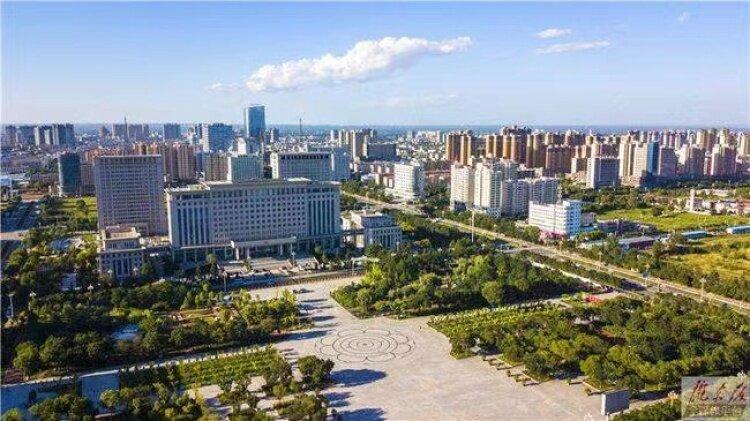 2022年，我市環(huán)境空氣優(yōu)良天數(shù)達297天。隴東報全媒體記者 俄少飛 攝
