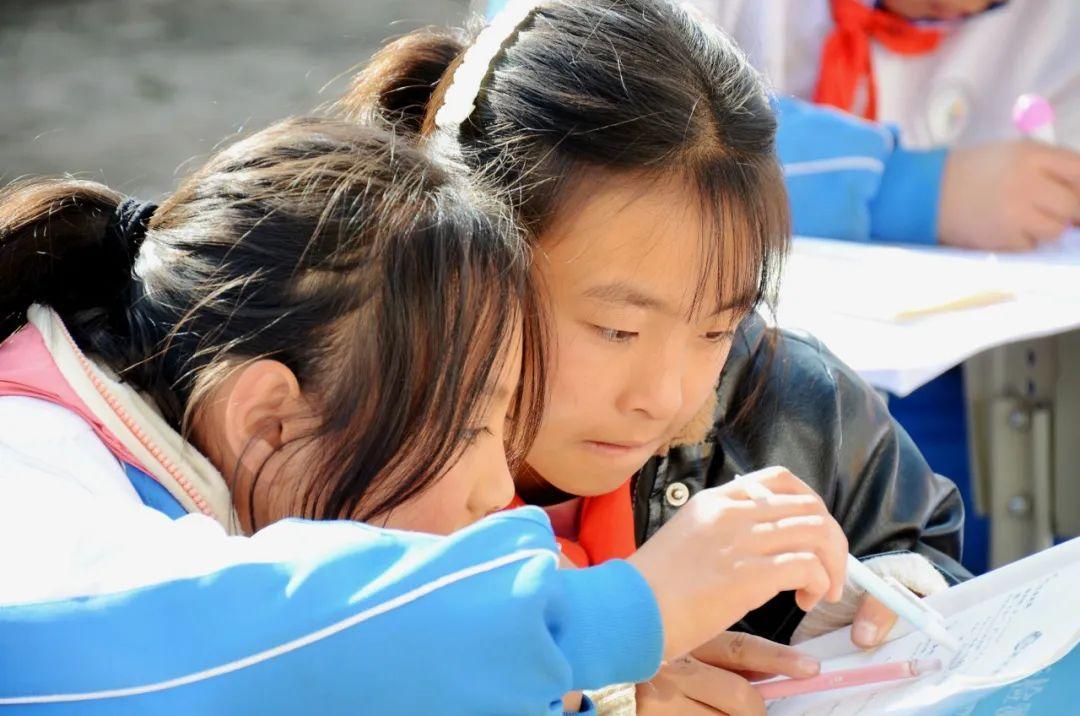 周末聊一會兒 | 陪讀打卡，你被孩子五花八門的“作業(yè)”拿捏了嗎？
