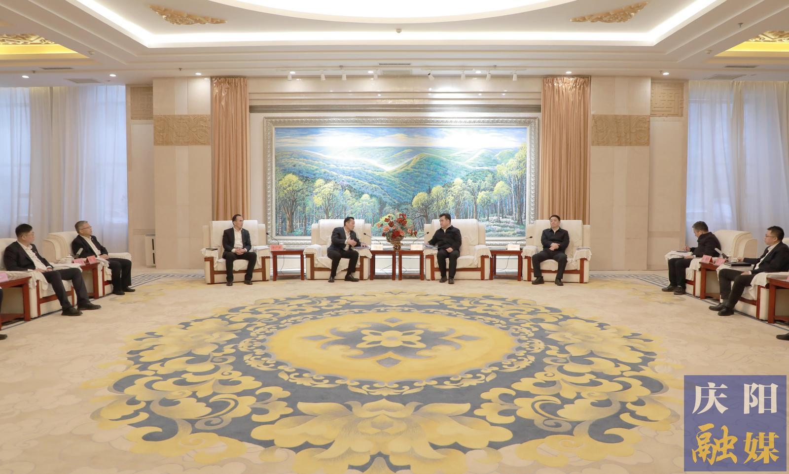 黃澤元周繼軍與中國鐵塔甘肅省分公司黨委書記、總經(jīng)理戴海兵一行座談