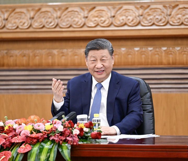 一見(jiàn)·通過(guò)這場(chǎng)會(huì)見(jiàn)，讀懂中國(guó)何以被視為“確定性的綠洲”